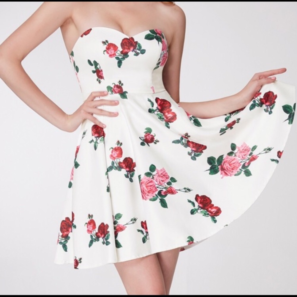 🆕 Sweetheart Neckline Party Dress. Lined. Sz 4